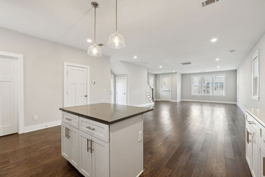 Building Photo - 713 Mill Creek Meadow Dr