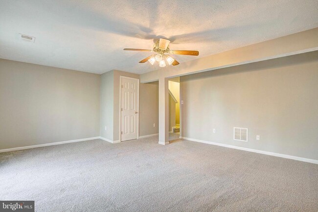 Building Photo - 2530 Log Mill Ct