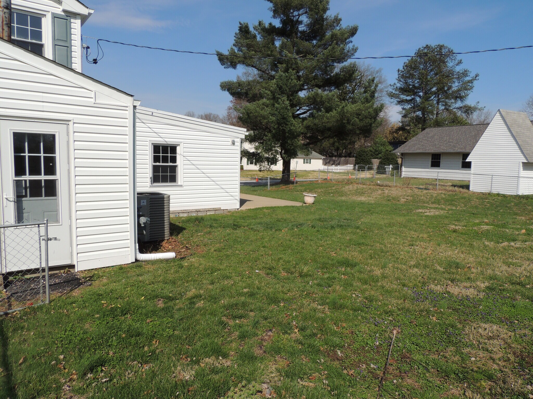 Building Photo - 2811 Birdseye Ln