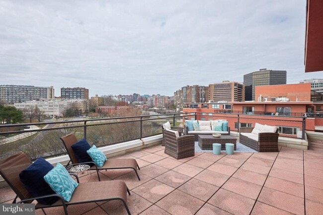 Building Photo - 1011 Arlington Blvd