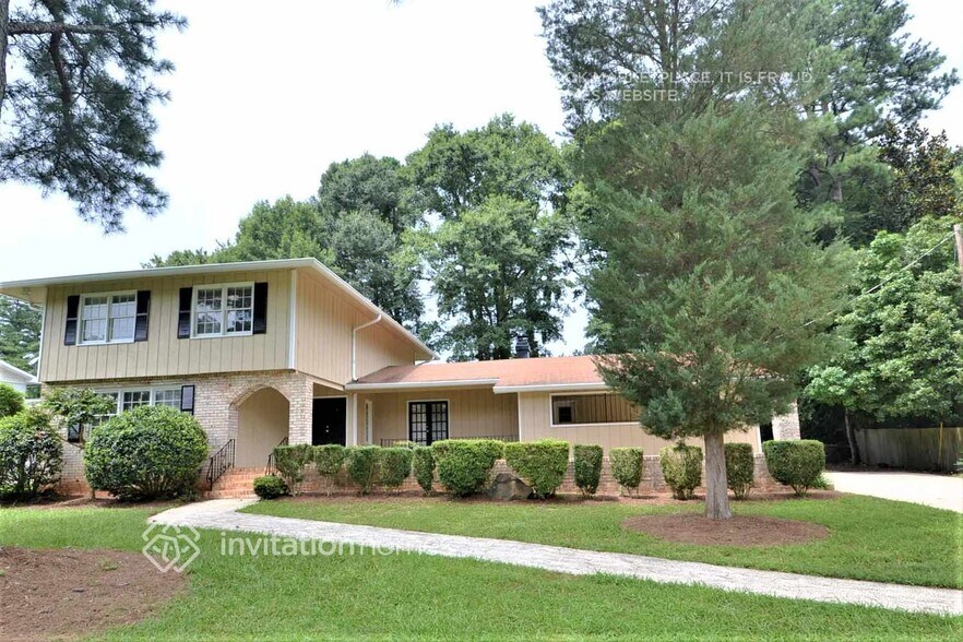 Building Photo - 2507 Robin Hood Pl