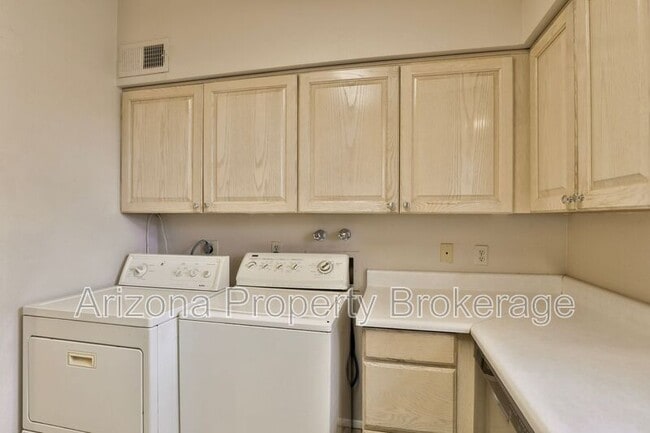 Building Photo - 1248 N Gaylord Cir