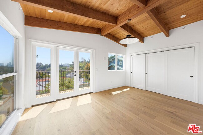 Building Photo - 1611 Donaldson St