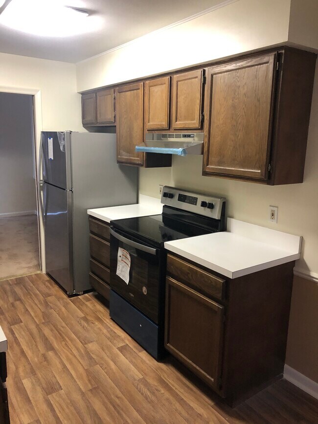 Kitchen - 603 Woodingham Dr