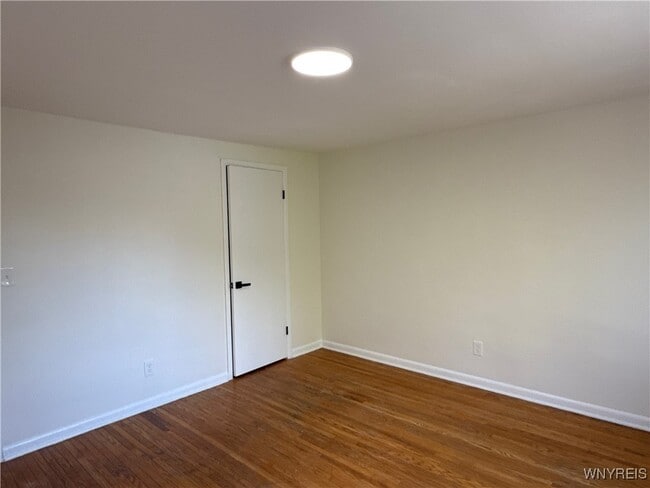 Building Photo - 130 Sanders Rd