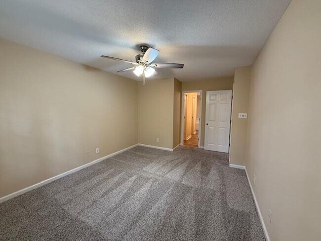 Building Photo - 211 Swansboro Dr