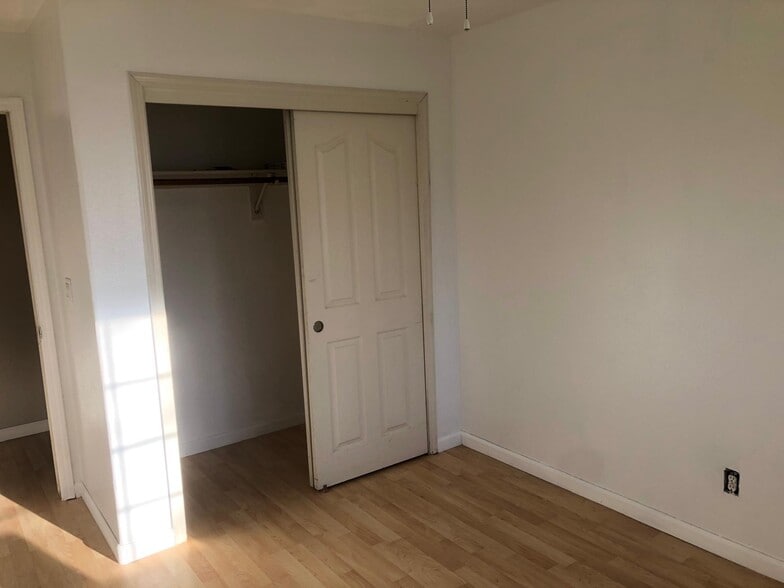 Room 2 + closet - 1634 Fir Dr