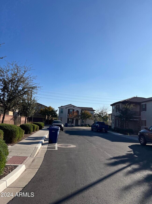 Building Photo - 1522 W Marlin Dr