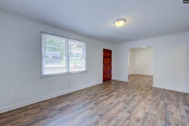 Building Photo - 5612 Kirkland St