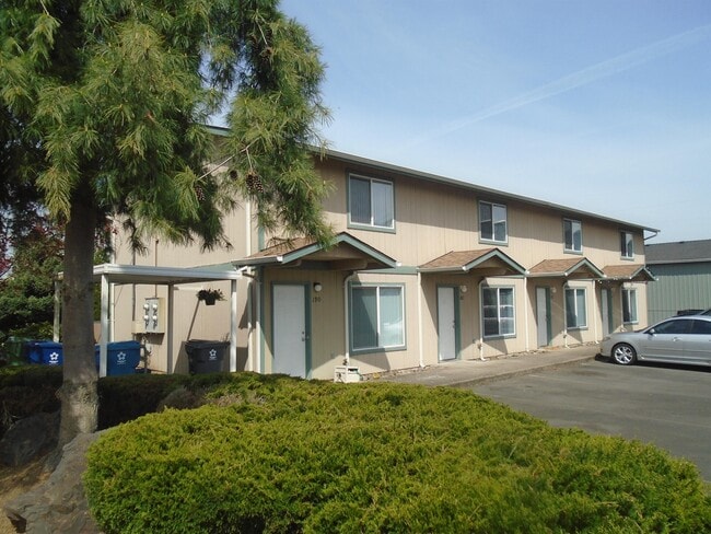 Building Photo - 170 N 7th St