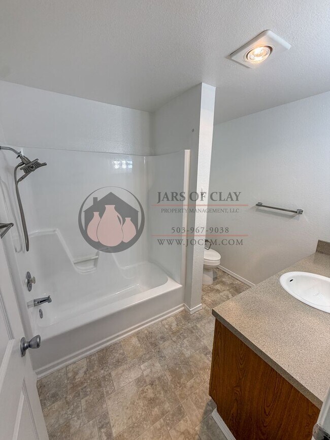 Building Photo - 3887 Partridge Ln NE