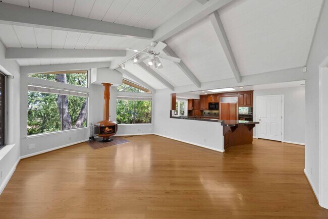 Building Photo - 7175 Red Holly Ct