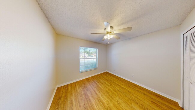 Building Photo - 3Bed/ 2Bath Home Available Now In Southcha...