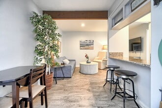 Building Photo - Charming 1-Bedroom Oasis on Highland Drive, Oxnard - Silver Strand