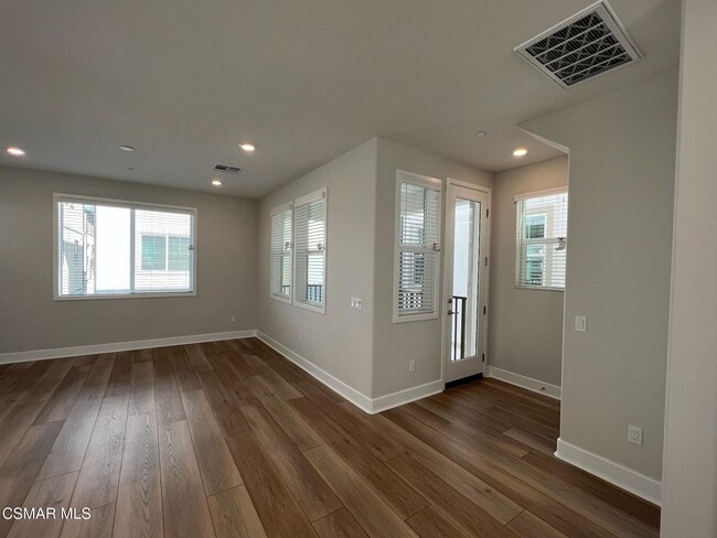 Building Photo - 3005 Cochran St
