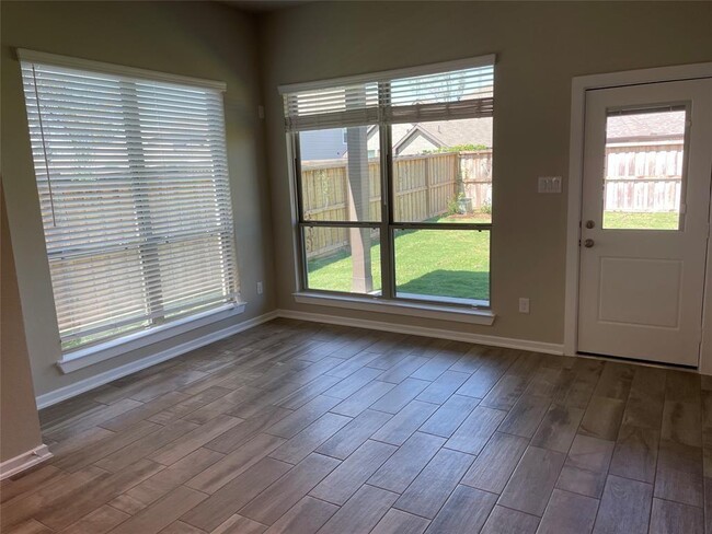 Building Photo - 8026 Whisper Grove Dr