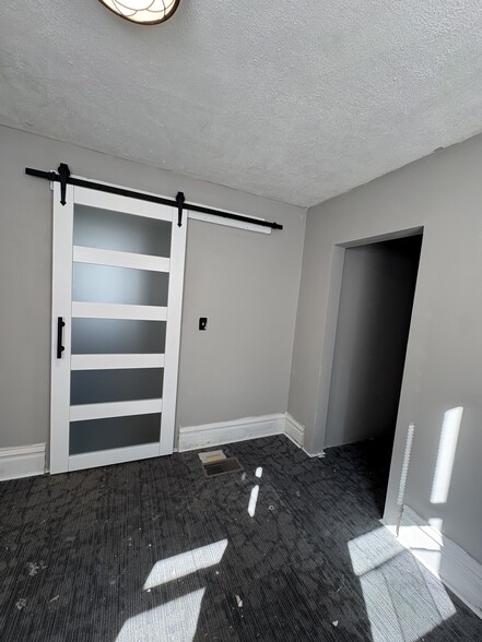 Building Photo - 714 S 1st Ave