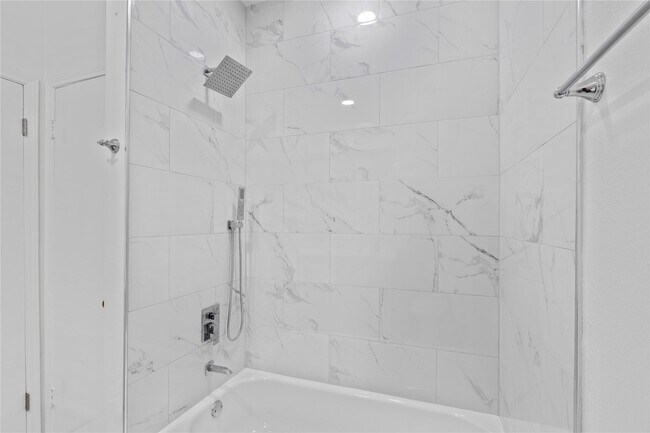 Building Photo - 6000 Reims Rd