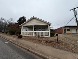 Building Photo - 747 S Washington Ave