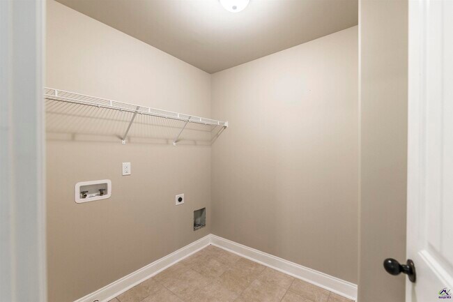 Building Photo - 153 Forestbrooke Way