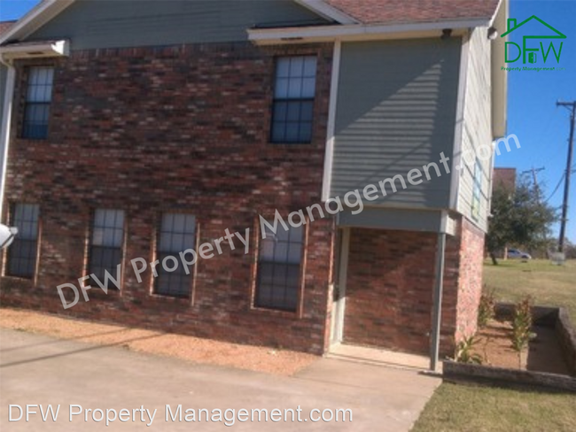 Building Photo - 2 br, 1.5 bath Apartment - Walnut Apartmen...