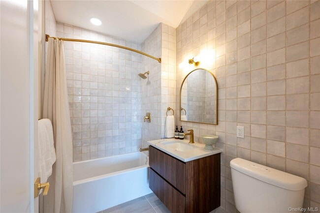 Building Photo - 100 E Putnam Ave