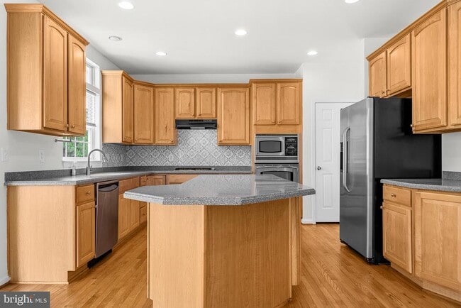 Building Photo - 5407 Silver Maple Ln