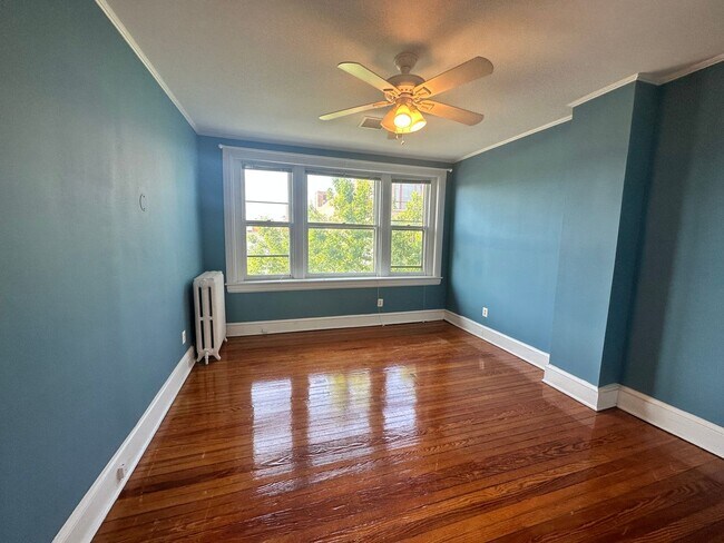 Building Photo - 809-809-809-802 King St