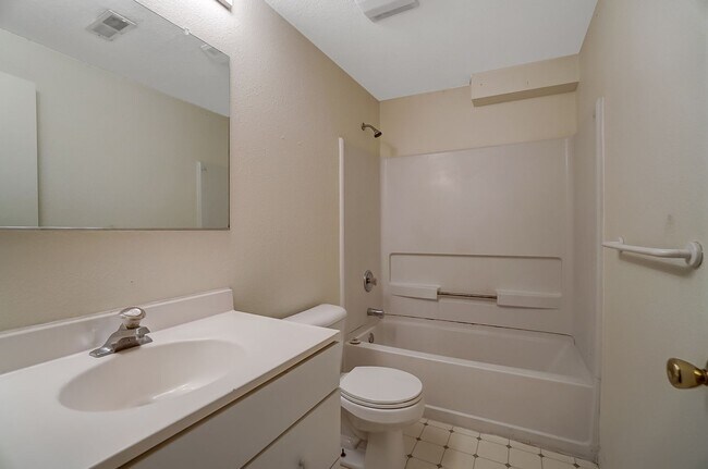 Building Photo - 3612 Willow Run Dr