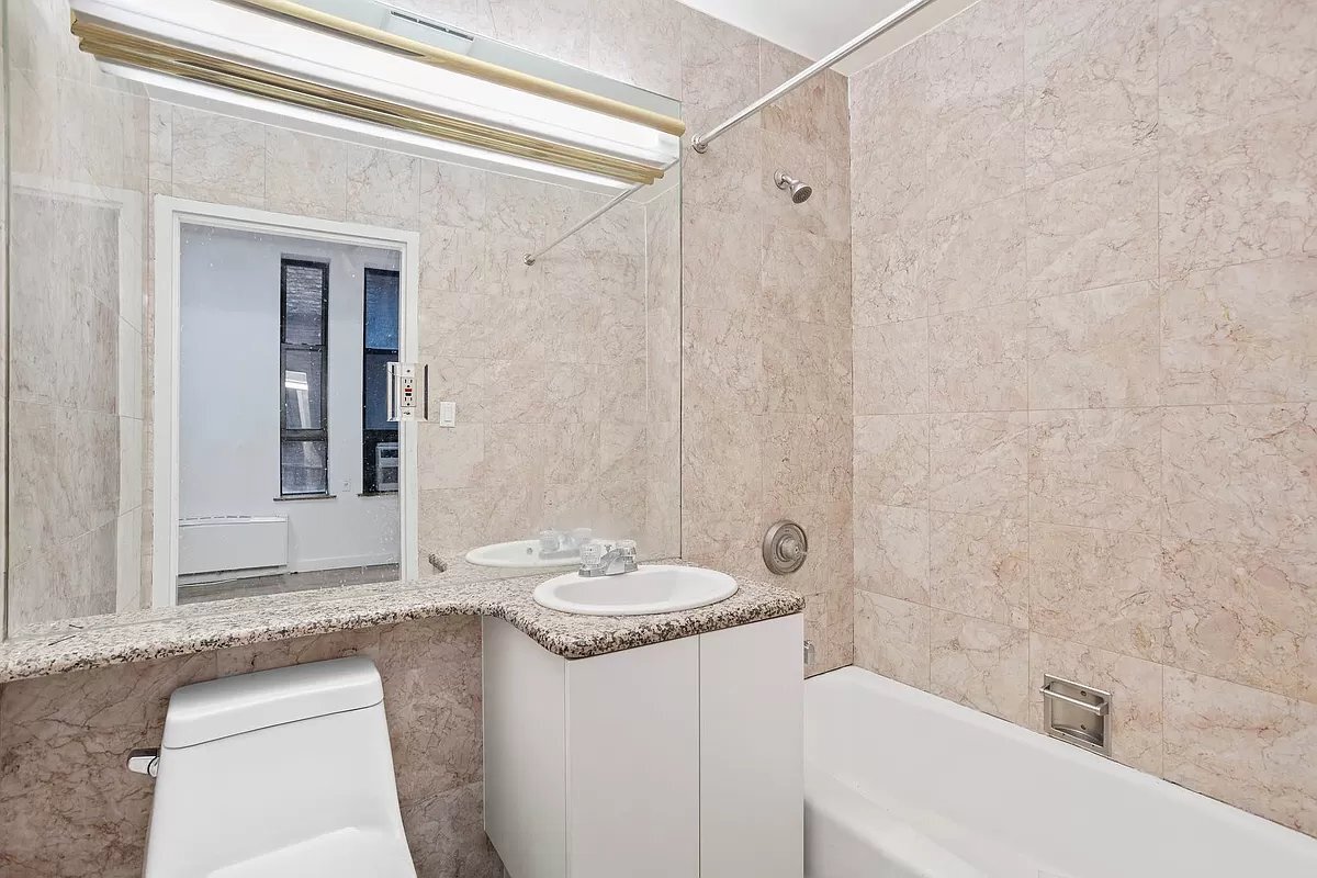 Building Photo - 102 Fulton St