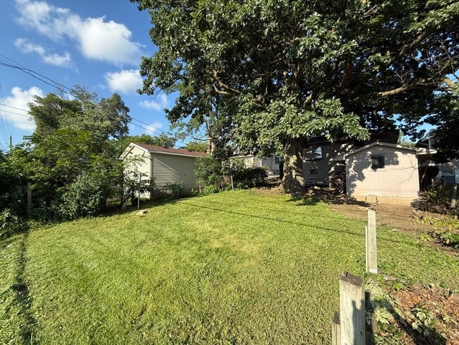 Building Photo - 2020 N 61st St