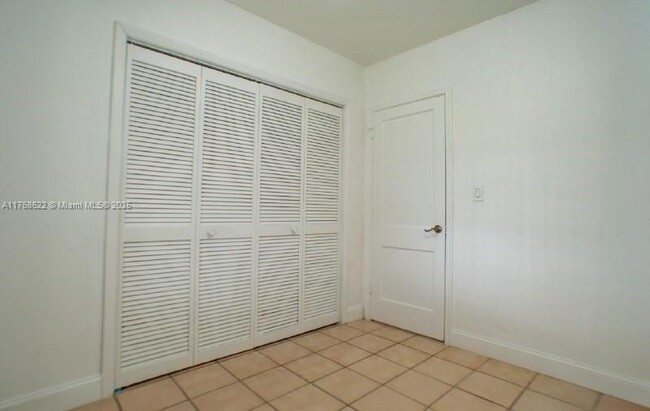 Building Photo - 7591 SW 28th Street Rd