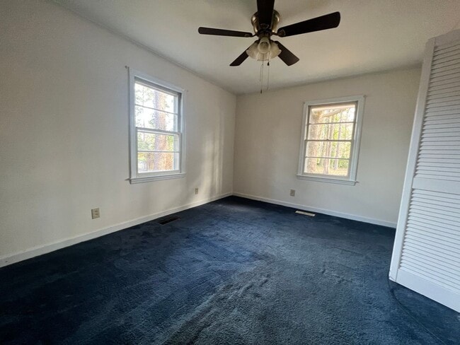 Building Photo - 3 bedroom home located off Neuse Blvd