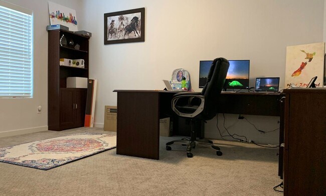 Building Photo - 4 bedrooms upstairs PLUS an OFFICE on the ...
