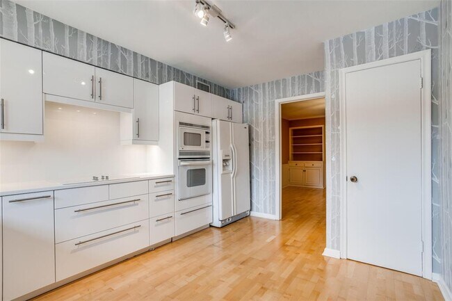 Building Photo - 6115 Averill Way