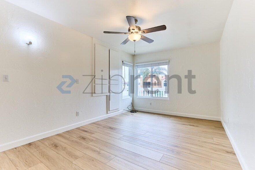 Building Photo - 405 20th St