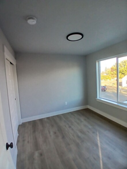 Building Photo - 1338 S 3rd Ave
