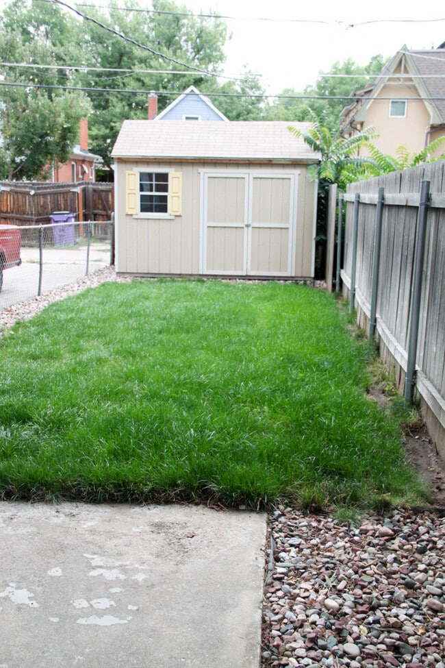 Building Photo - Evolve Real Estate: Fully Remodeled Gorgeous Bungalow in West Wash Park. 2 Bedrooms August 1!