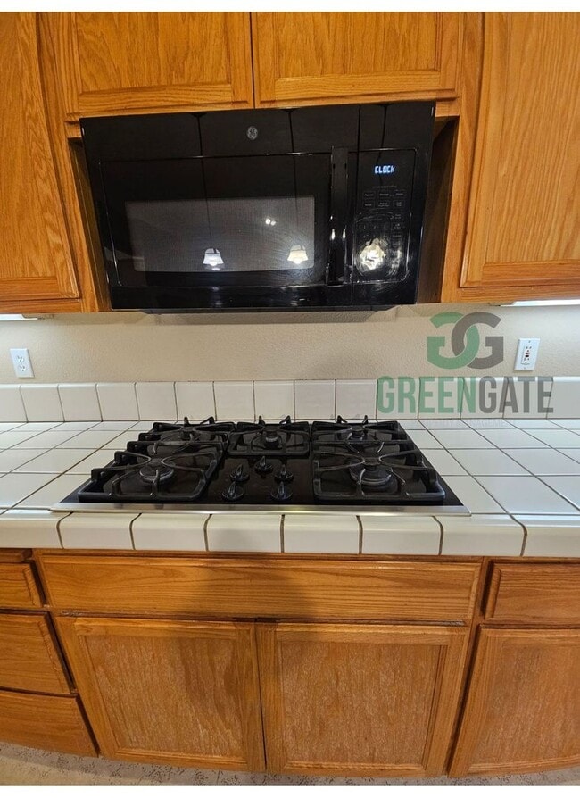 Building Photo - Spacious 4 Bedroom 3 Bath in Patterson! AV...