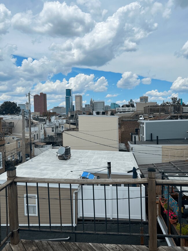 Building Photo - 1132 Battery Ave