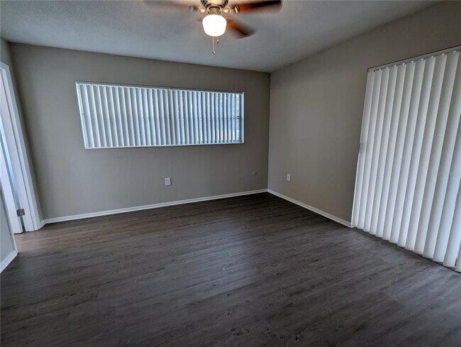 Building Photo - 2201 24th Ave W