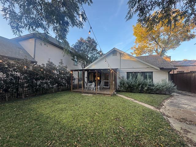 Building Photo - 4057 W 7th St