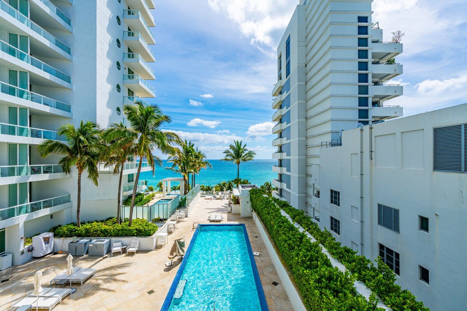 Building Photo - 4391 Collins Ave