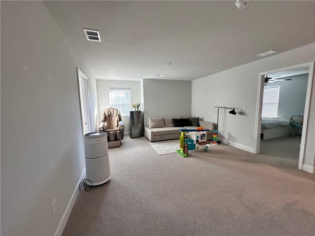 Building Photo - 5430 Wheeler Ridge Rd