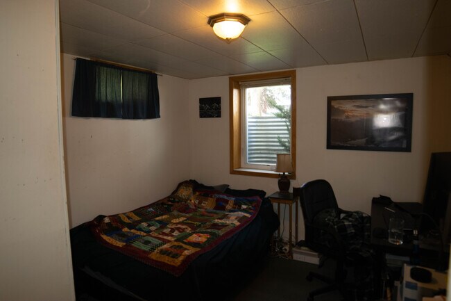 Building Photo - 414 S 12th Ave