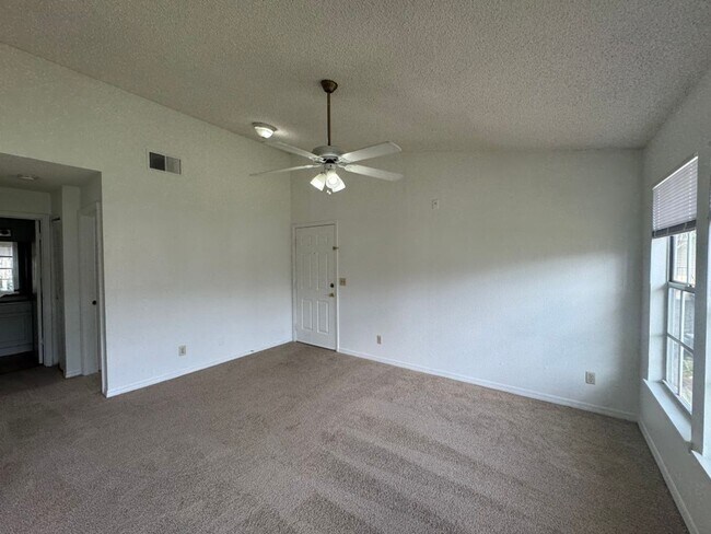 Building Photo - 1057 S Hiawassee Rd
