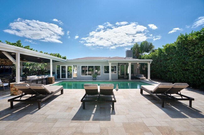 Building Photo - 7910 Hawthorne Ave