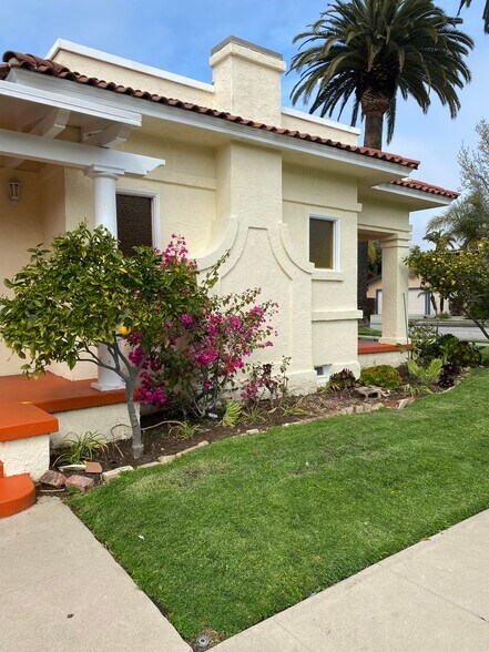 Building Photo - 301 Grand Ave