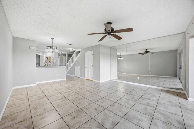 Building Photo - 2452 St Augustine Blvd