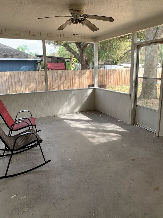 Building Photo - Nice 3/2 in St. Cloud on Oversized Lot w/ Lots of Upgrades